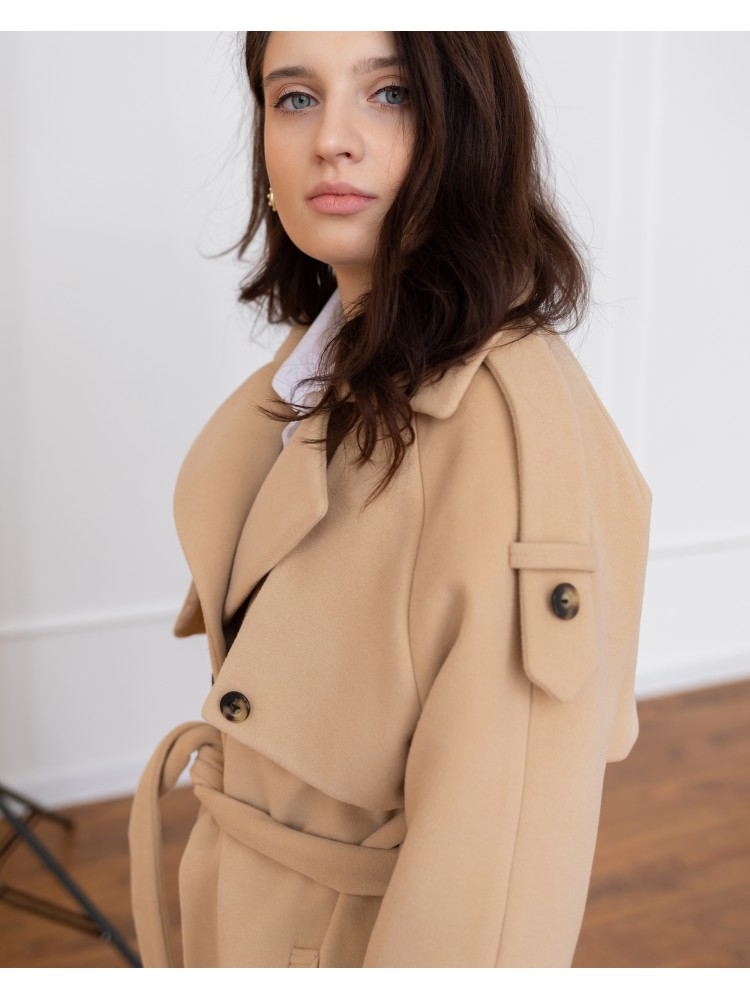 Жіночне пальто з клапаном, бежеве Жіночне пальто з клапаном, бежеве