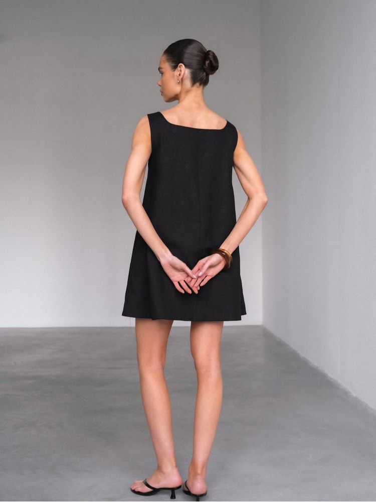 Лляна міні-сукня, чорна