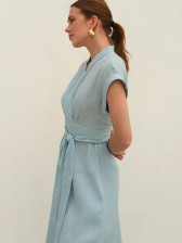 Блакитна лляна сукня на запах CHELIE